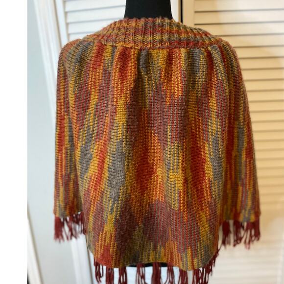 VTG Handmade Knit button up Poncho, Fringe Burnt Orange, gold, gray -Small - Picture 4 of 6